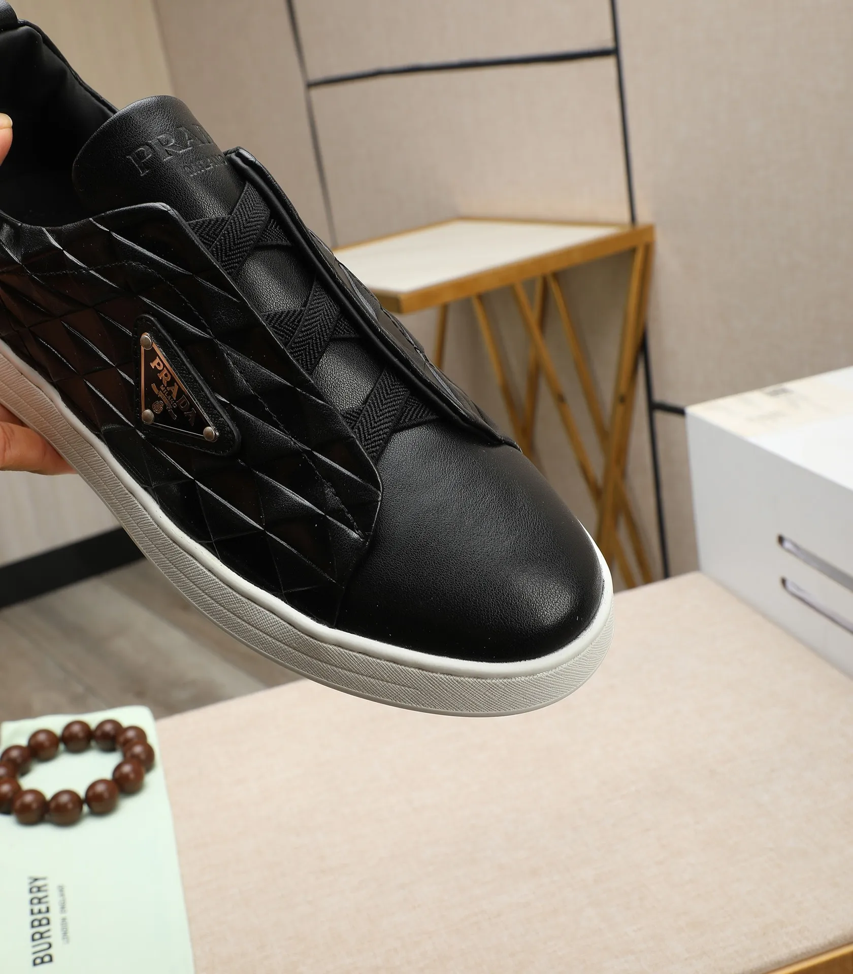 Men's men's shoes💰540🌹🌹[PRADA—Prada] 2024 latest model🙈original replica! 👟👟👟The uppers are made of top-notch workmanship from Italy🇮🇹Imported calfskin❗️The cowhide lining is suitable for travel. The original version has a large engraving sole, making it suitable for all kinds of travels, showing low-key luxury. Let quality speak for itself. Color: Size: 38-44